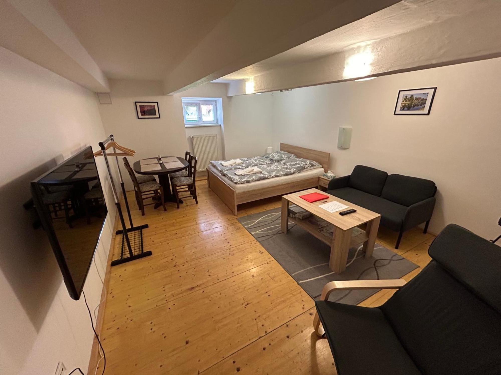 Apartmany U Kubiku Hradec Králové エクステリア 写真